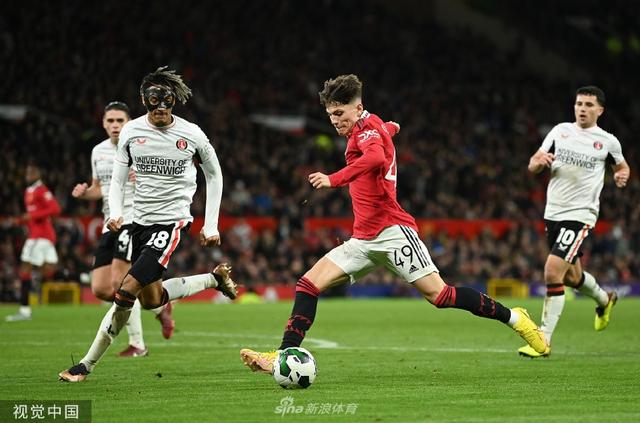 索莱尔在接 索莱尔在接