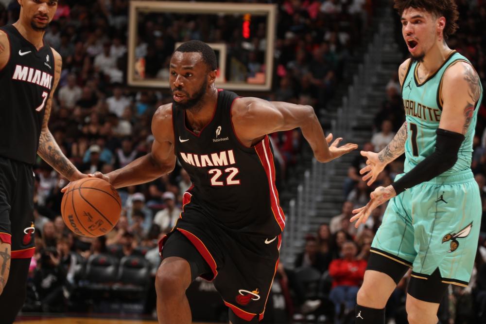 足坛为之震 足坛为之震