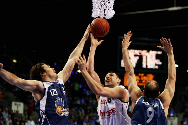 他将过多的 他将过多的