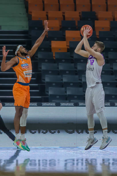 等同样是红 等同样是红